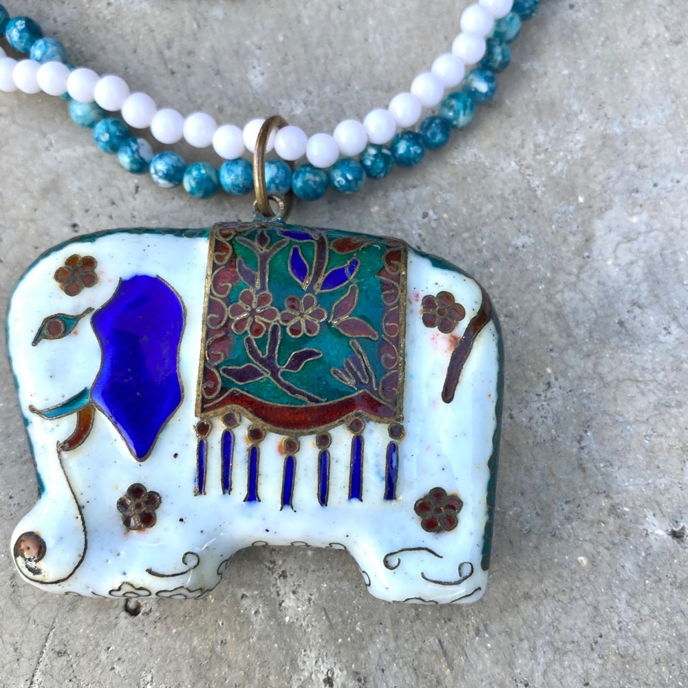 ELEPHANT beaded necklace vintage india pendant ceramic enamel white blue pottery - Picture 6 of 7